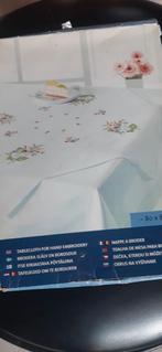 Voorbedrukt tafellaken om te borduren compleet met garen, Hobby en Vrije tijd, Ophalen of Verzenden, Nieuw, Borduurpakket