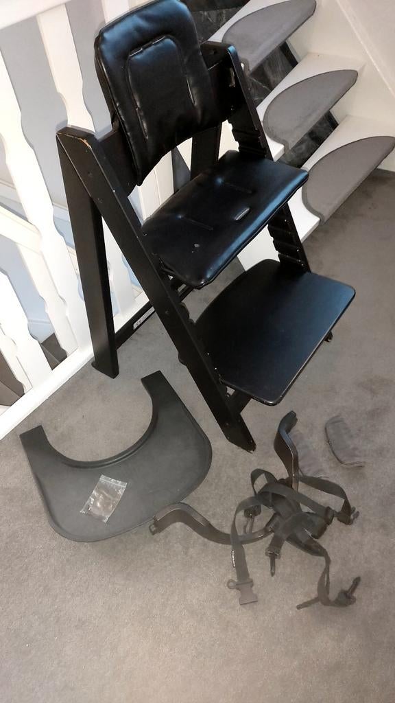 Kidsmill Kinderstoel Zwart met newbornset + wipper Taupe, Ophalen, Gebruikt, Meegroeistoel, Gordel(s)