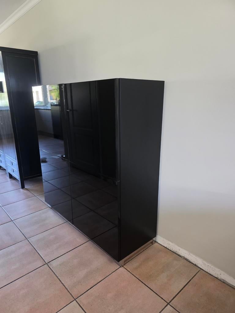 Zwarte hoogglans kast van Plaisier - 128x135x45 cm, Ophalen