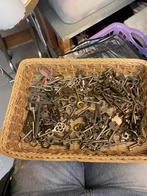 Grote partij met allemaal verschillende soorten sleutels, Ophalen of Verzenden, Zo goed als nieuw