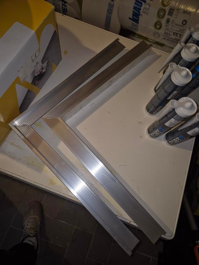 2x Aluminium hoekprofiel, Doe-het-zelf en Verbouw, Ophalen of Verzenden, Gebruikt, Aluminium