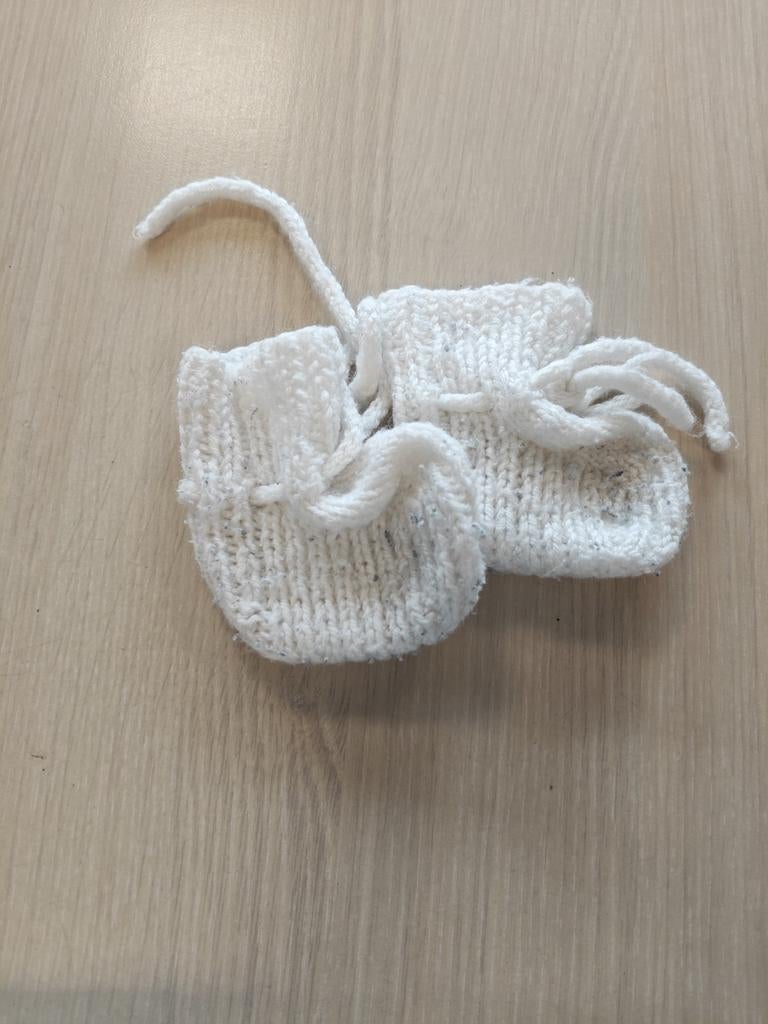Witte gebreide babyslofjes met touwtjes, Ophalen, Slofjes, Gebruikt, Jongetje of Meisje