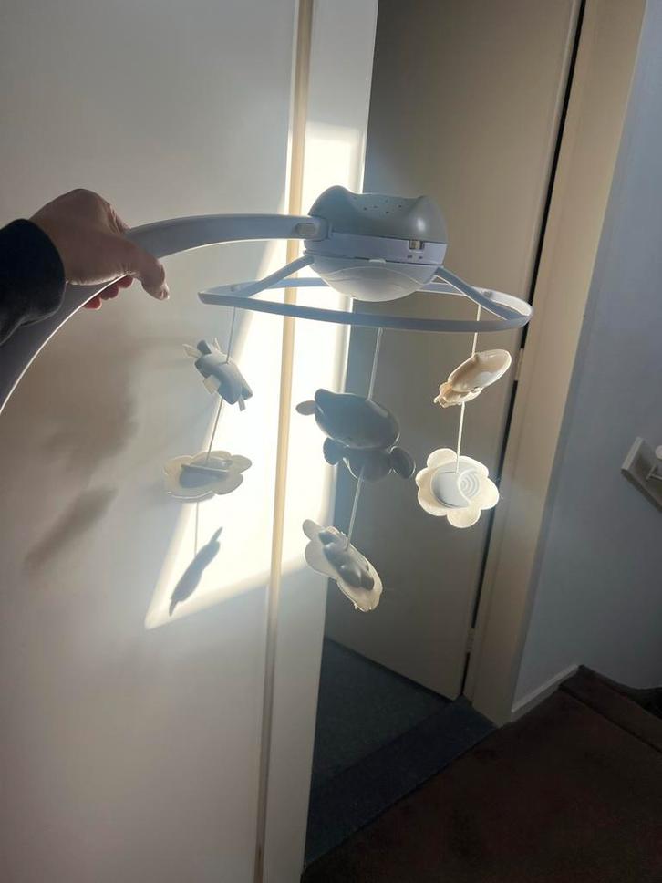 Zo goed als nieuwe boxmobiel met licht en muziek, Kinderen en Baby's, Kinderkamer | Bedden, Zo goed als nieuw, Minder dan 140 cm