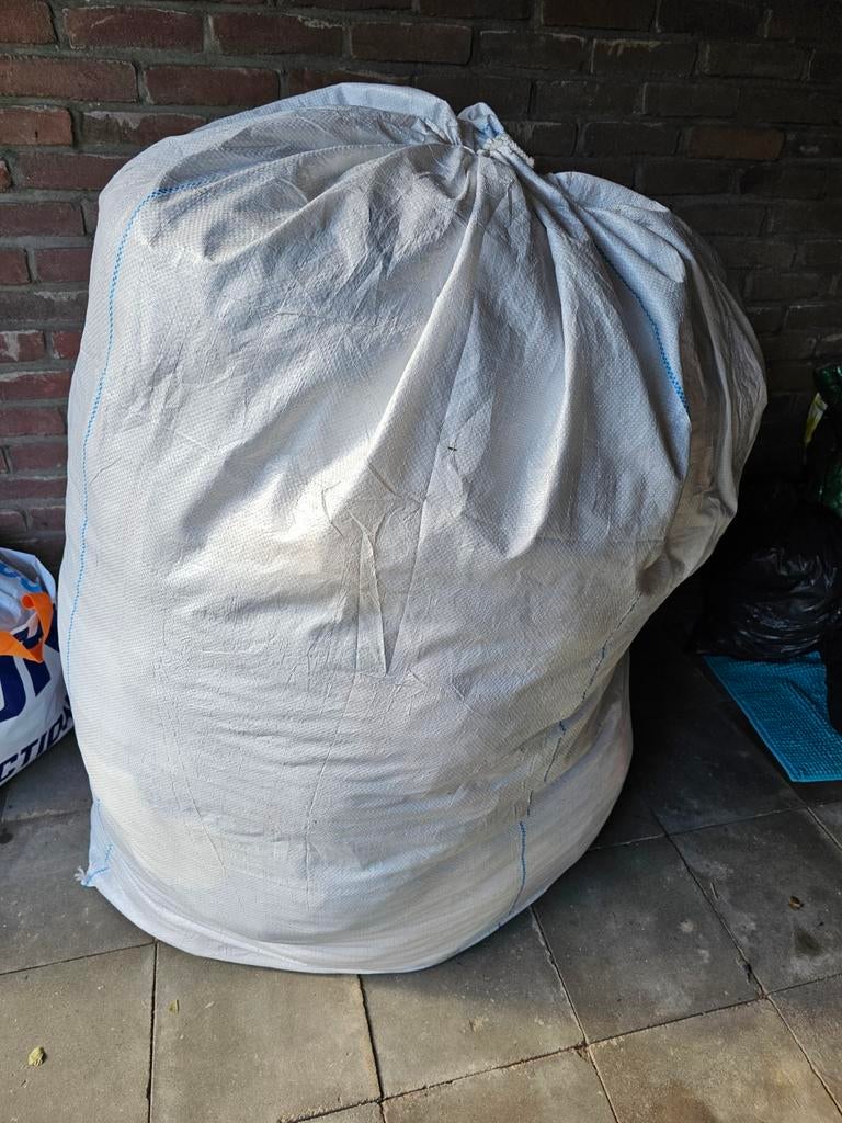 Bigbag propvol kleding, Ophalen, Zo goed als nieuw