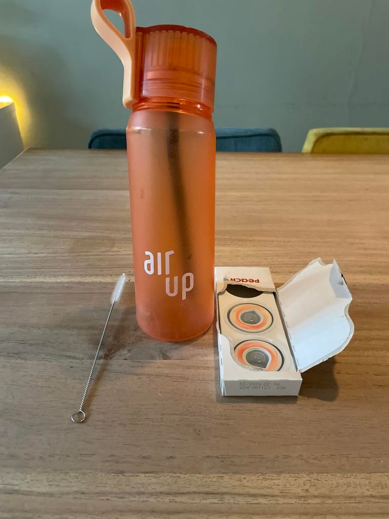 Air Up fles met peach pods en borsteltje, Ophalen of Verzenden, Gebruikt