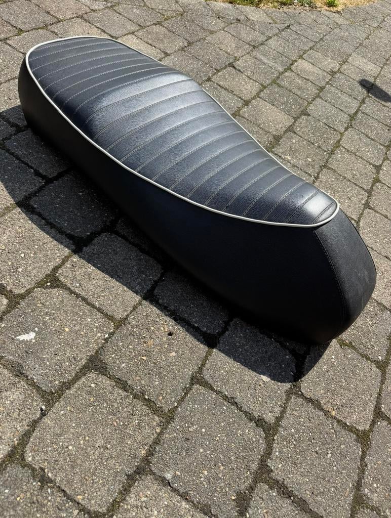 Vespa GTS 125 / 250 / 300 super zadel, Motoren, Ophalen of Verzenden