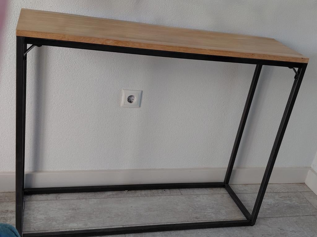 Sidetable 100cm breed
80cm hoog
30cm diep, Huis en Inrichting, Tafels | Sidetables, Ophalen, 25 tot 50 cm, Rechthoekig, 50 tot 100 cm