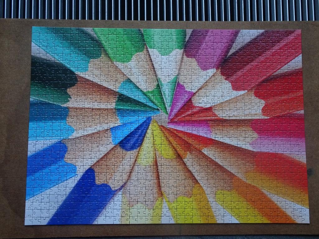 Kleurrijke puzzel (1000 stukjes), Hobby en Vrije tijd, Ophalen of Verzenden, 500 t/m 1500 stukjes, Zo goed als nieuw, Legpuzzel