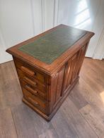 Antieke ladekast voor buro, Ophalen