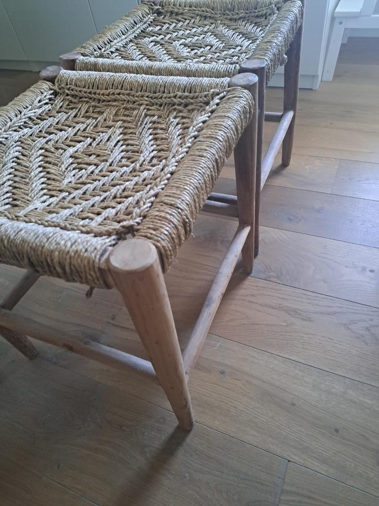 Twee krukjes met rieten bekleding in perfecte staat, Huis en Inrichting, Ophalen, Zo goed als nieuw, Overige materialen