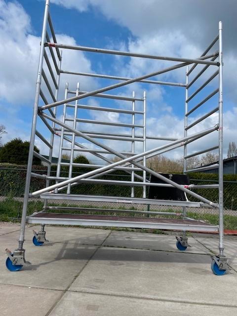 Skyworks Rolsteiger, Doe-het-zelf en Verbouw, Steigers, Zo goed als nieuw, Rolsteiger of Kamersteiger, 5 meter of hoger, Ophalen
