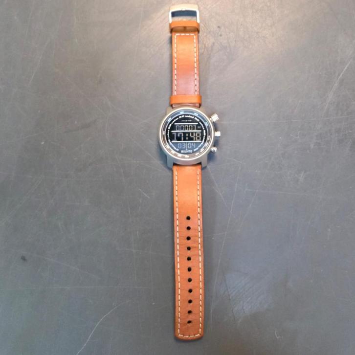 Suunto Elementum Terra - Brown Leather - 45mm | nwpr 300 eur, Sieraden, Tassen en Uiterlijk, Horloges | Heren, Zo goed als nieuw