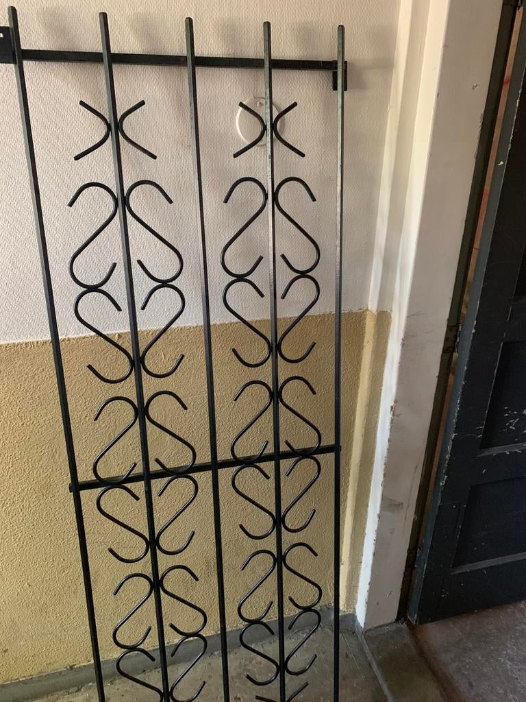 Stalen decoratie voordeur, Ophalen