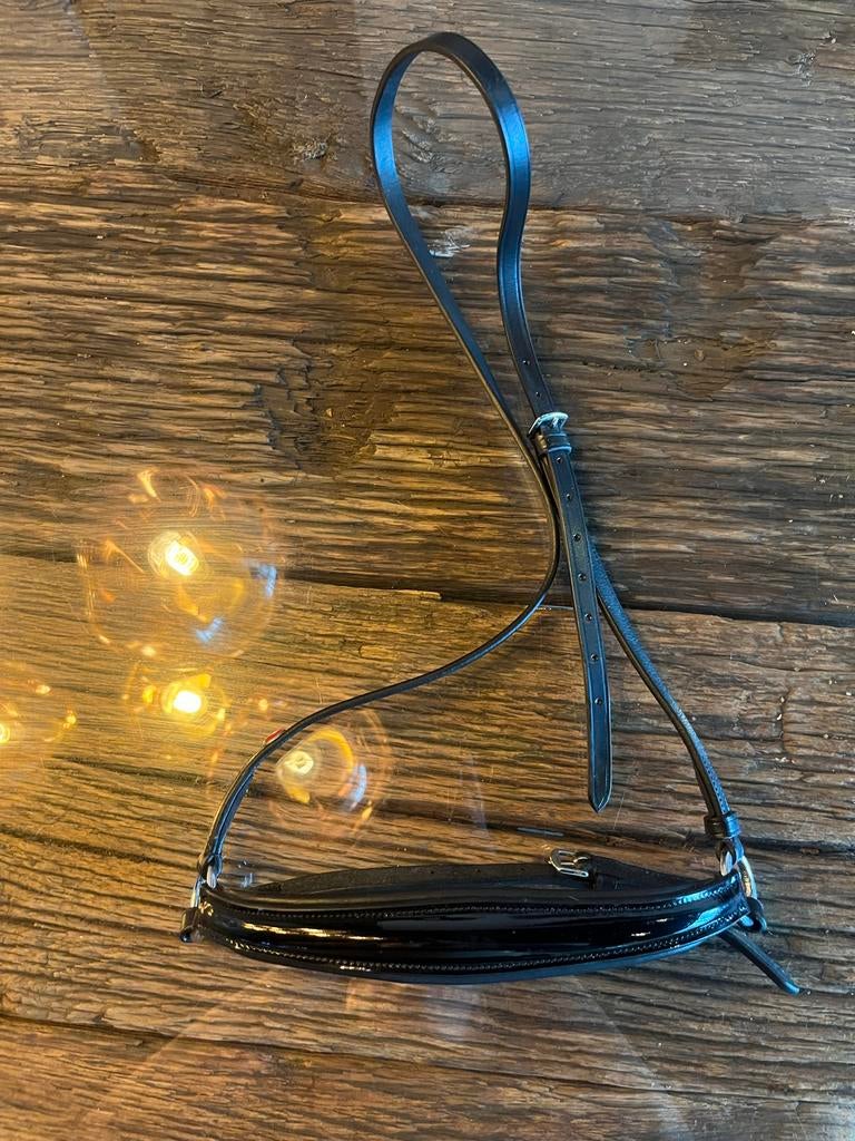 NIeUWE Lage neusriem full zwart met lak, Dieren en Toebehoren, Ophalen of Verzenden, Nieuw, Overige soorten