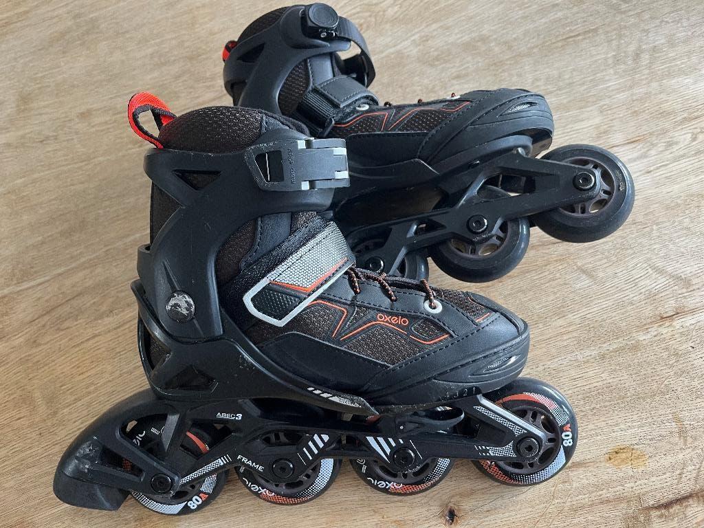Oxelo skates maat 29-32 en beschermset junior maat M, Kinderen, Inline skates 4 wielen, Ophalen, Overige merken