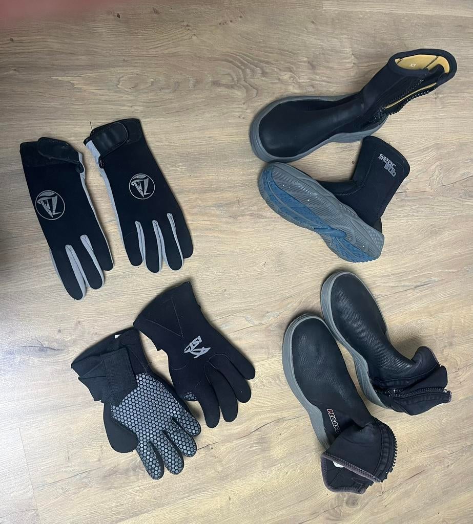 Duikschoen heren 42L en dames 39 en duikhandschoenen, Watersport en Boten, Duiken, Ophalen of Verzenden, Zo goed als nieuw, Duikpak