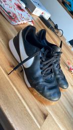 Nike maat 36 binnenzaal sportschoenen, Gebruikt, Ophalen of Verzenden, Jongen of Meisje, Sportschoenen