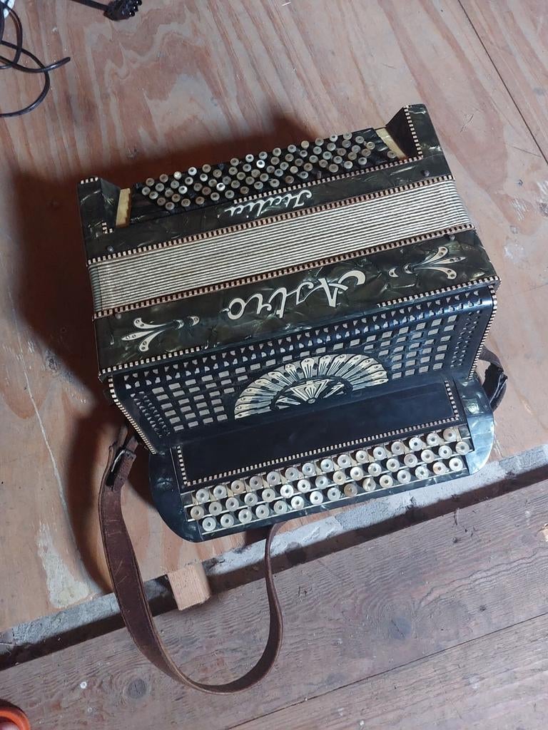 Oude accordeon, Muziek en Instrumenten, Accordeons, Ophalen of Verzenden, Gebruikt, Overige merken