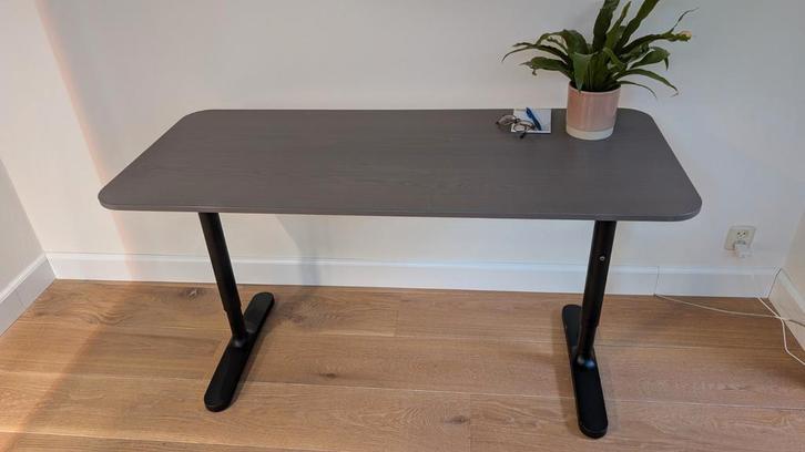 Bureau Ikea Bekant, Huis en Inrichting, Bureaus, Gebruikt, Bureau, In hoogte verstelbaar, Ophalen