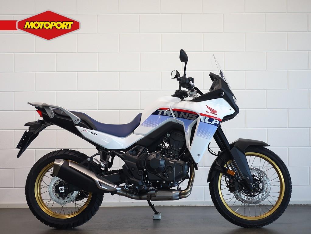 Honda XL 750 Transalp (bj 2025), Motoren, Motoren | Honda, 750 cc, Doornveld 180
B 1731  ZELLIK, BE, Bedrijf, Mc.benelux@honda-eu.com