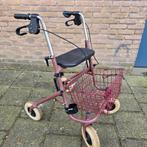 Bordeauxrode rollator, Ophalen