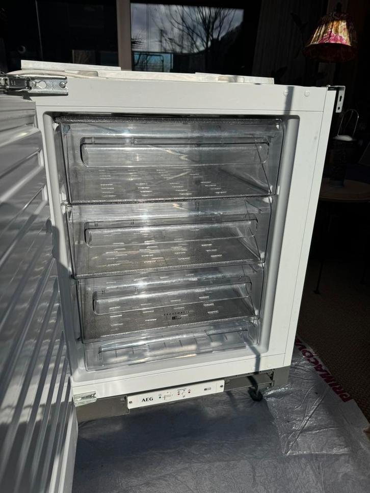 Inbouw vriezer 3,5 lades AEG, Witgoed en Apparatuur, Vriezers en Diepvrieskisten, Gebruikt, Inbouw, Vrieskast, 60 tot 90 cm, Ophalen