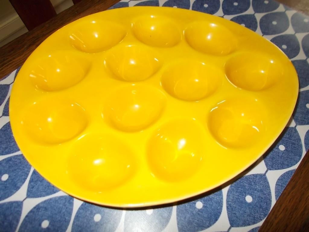 🥚Gele eierschaal,eierhouder., Ophalen of Verzenden, Overige stijlen, Aardewerk, Schaal of Schalen