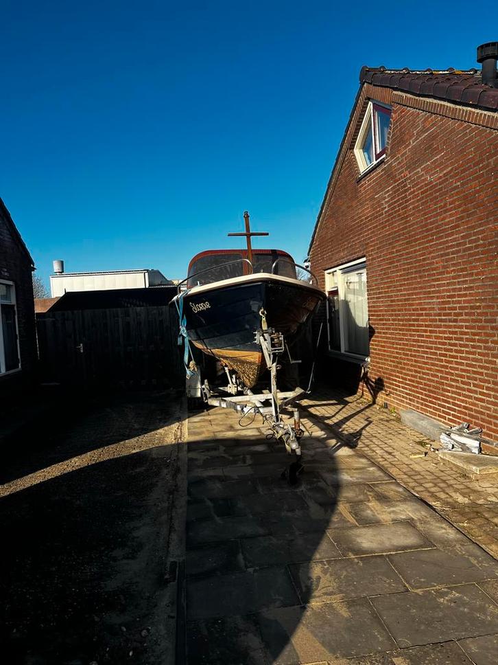 Mooie sloep 5,70m met dieselmotor, nieuwe kap en kussenset, Watersport en Boten, Sloepen, Gebruikt, Tot 10 pk, 3 tot 6 meter, Binnenboordmotor