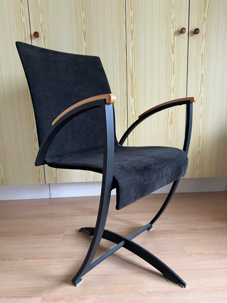 Stoel KFF design van zwart alcantara, Huis en Inrichting, Ophalen, Gebruikt, Zwart, Eén