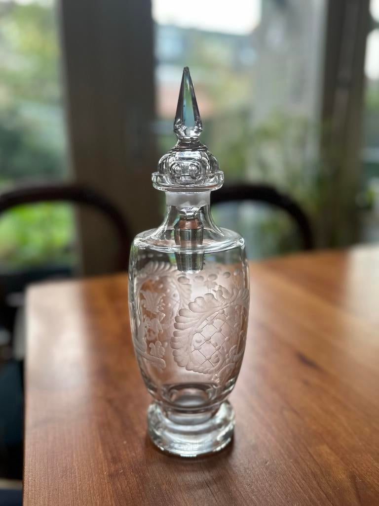 Antieke glazen karaf met decoratie, Antiek en Kunst, Antiek | Glas en Kristal, Ophalen of Verzenden