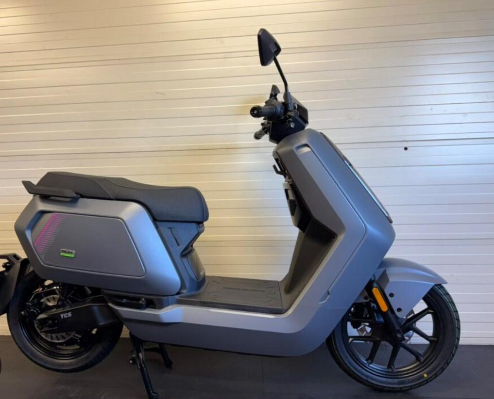 NIU MQi GT 340 km op klok - Stijlvol & Efficiënt, Fietsen en Brommers, Scooters | Overige merken, Ophalen of Verzenden, Zo goed als nieuw
