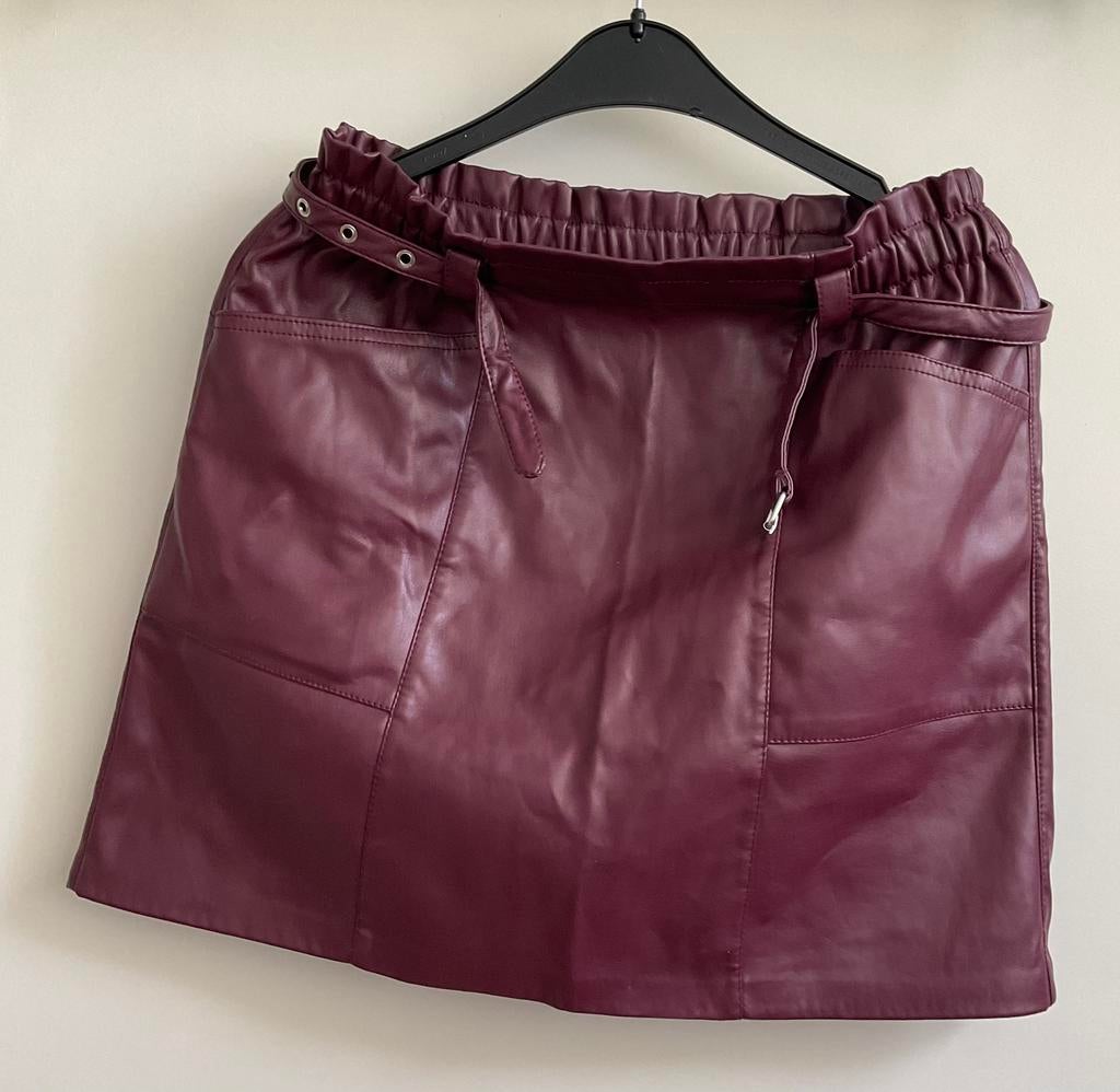 Leuk Only leather look rokje, maat M, Kleding | Dames, Rokken, Ophalen of Verzenden, Zo goed als nieuw, Maat 38/40 (M)