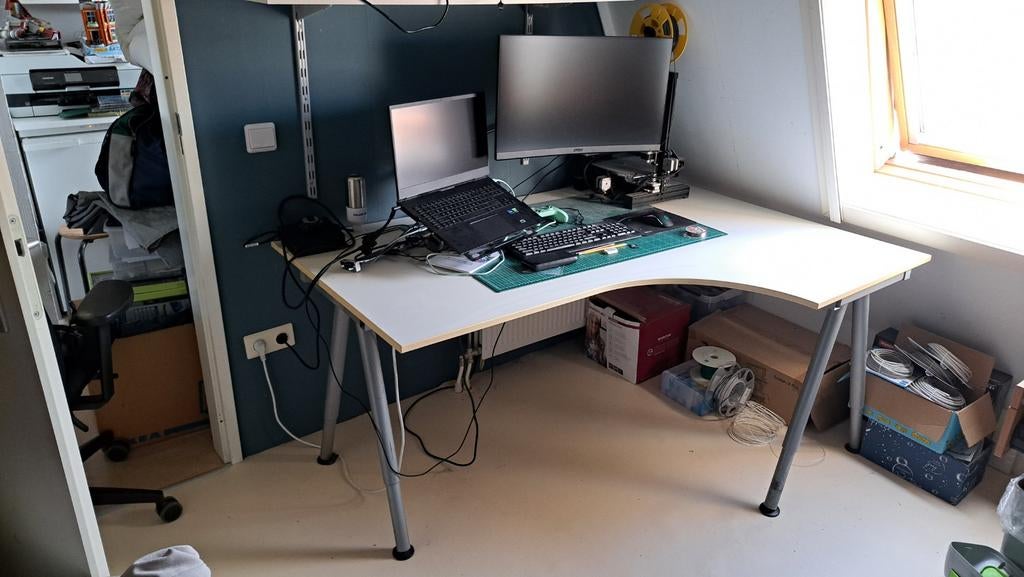 IKEA Galant Hoekbureau - Ideaal voor Thuiswerkplek of Gaming, Huis en Inrichting, Bureaus, Ophalen, Demontabel, Gebruikt, Spaanplaat of MDF
