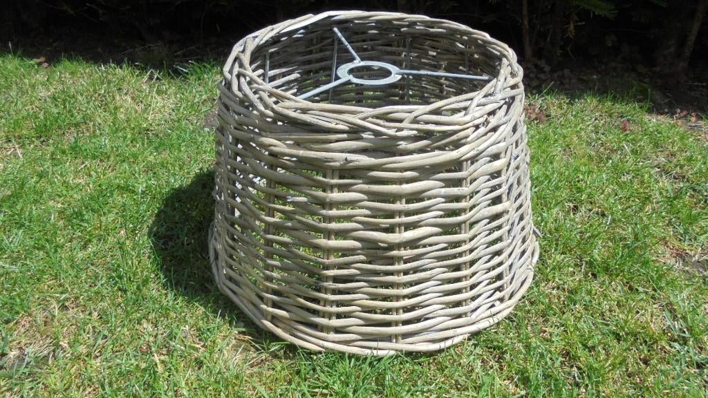 rieten lampenkap. hanglamp, doorsnee 27-36H23cm, Huis en Inrichting, Lampen | Lampenkappen, Grijs, Rond, Ophalen of Verzenden