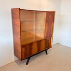 Speelse hoogglans highboard met vitrine, Met deur(en), Glas, 100 tot 150 cm, Vintage