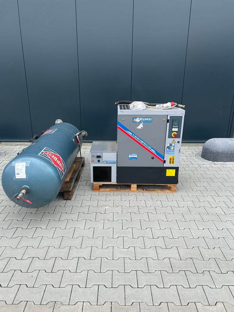 schroefcompressor set – Creemers RCA 7,5 + tank + droger, Doe-het-zelf en Verbouw, Compressors, Gebruikt, 10 bar of meer, 100 liter of meer