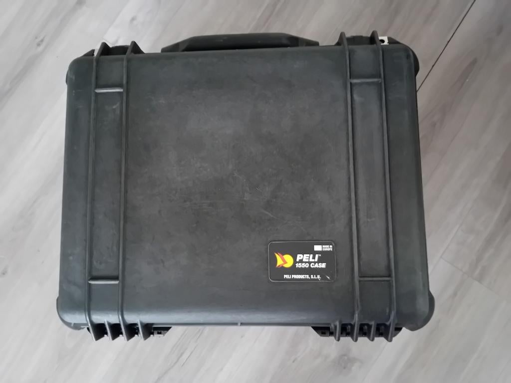 Peli Case 1550 met vakindeling, Zwart, Ophalen of Verzenden, Zo goed als nieuw, Overige typen, Overige merken