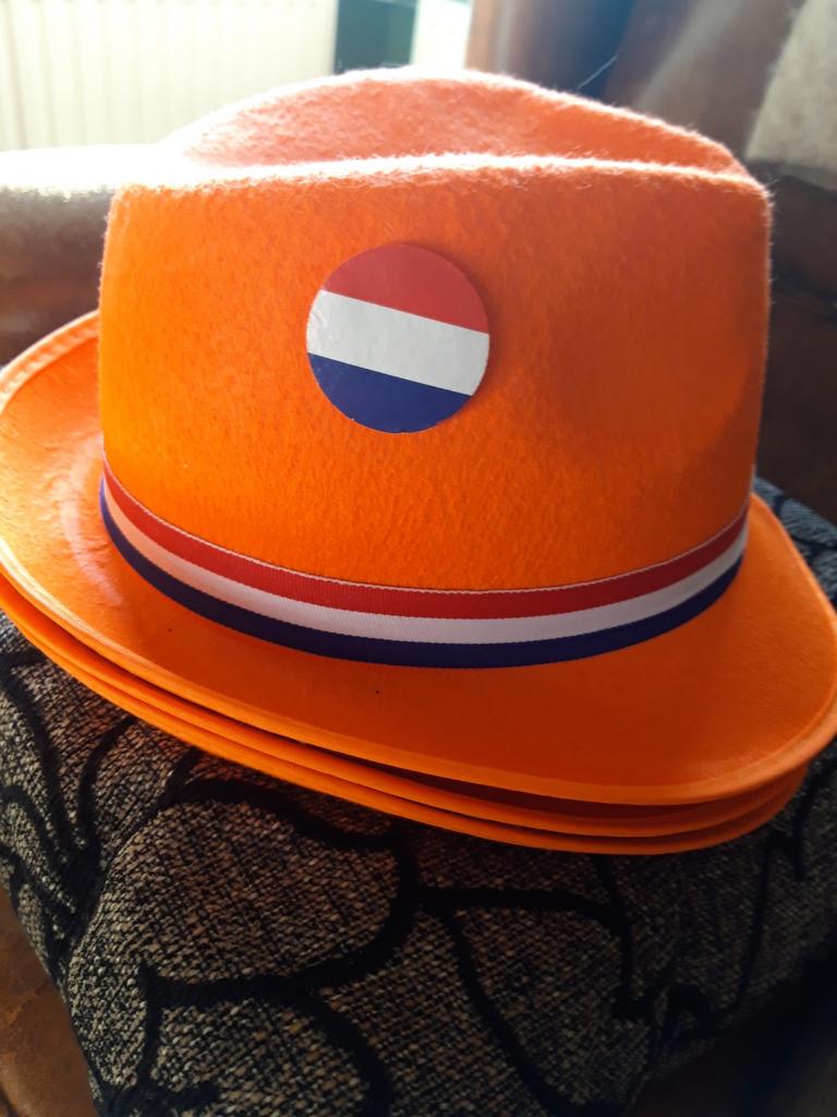 3x Nieuwe Oranje Hoedjes - Koningsdag/Voetbal Feest, Ophalen, Nieuw, Oranje of Koningsdag