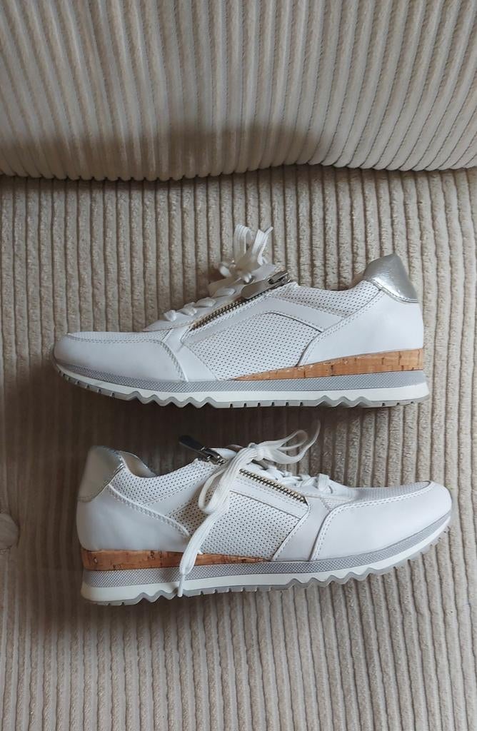 Als nieuw Wit Marco TOZZI dames sneakers mt 39, Wit, Ophalen of Verzenden, Marco TOZZI, Sneakers of Gympen