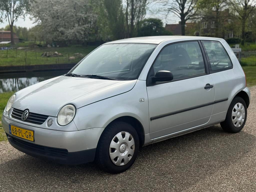 Volkswagen Lupo 1.4 44KW 2004 Grijs| Nieuwe Apk, Auto's, Voorwielaandrijving, 450 kg, 31 €/maand, 4 cilinders