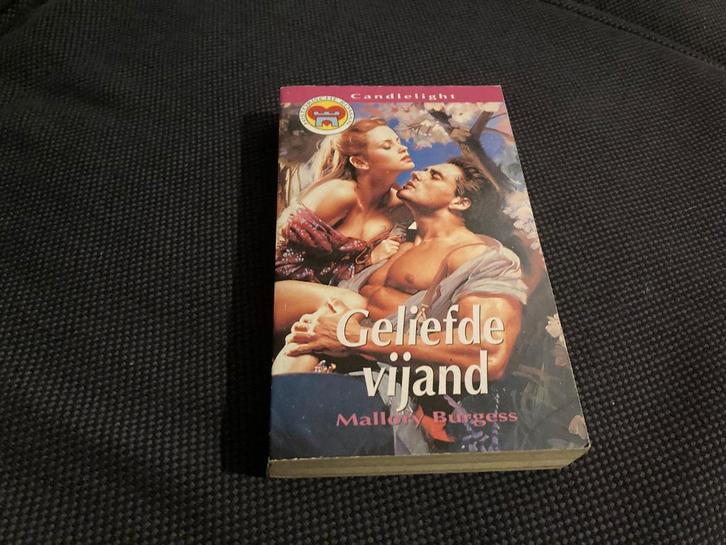 💞 175 - Geliefde vijand - Candlelight, Boeken, Romans, Gelezen, Ophalen of Verzenden