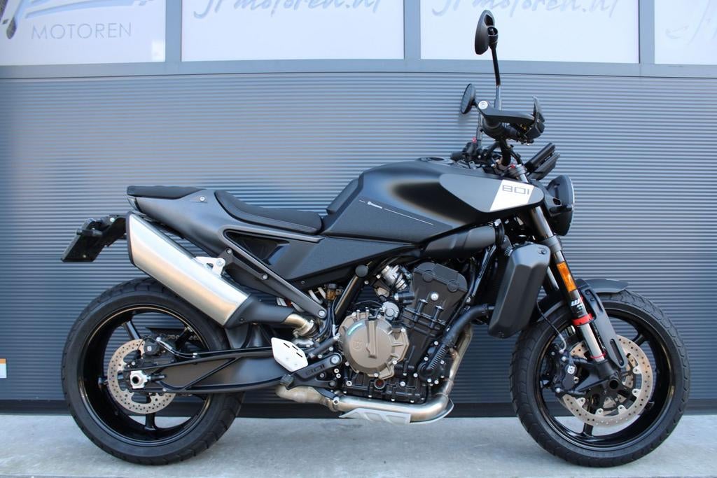 Husqvarna 801 Svartpilen (2024) *Org. NL*Fab.garantie*, Motoren, Motoren | Husqvarna, 2 cilinders, Motorrijbewijs A, Bedrijf, Onbekend