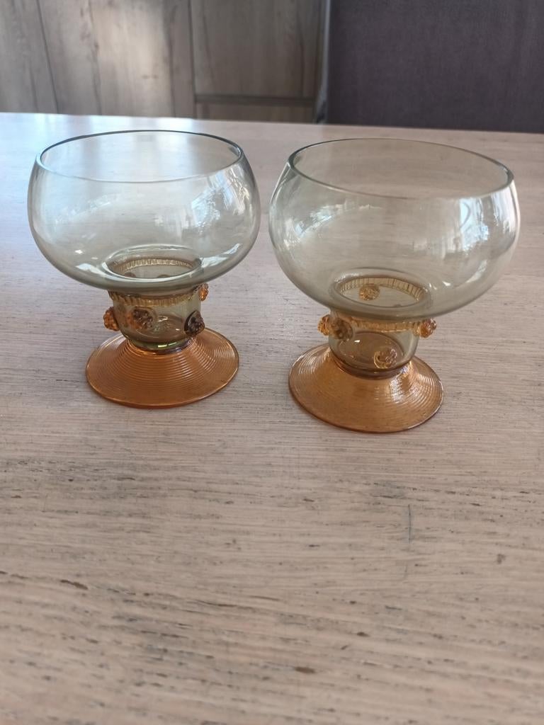 2 antieke roemers met noppen.Wijnglazen met noppen., Ophalen of Verzenden, Zo goed als nieuw, Overige typen