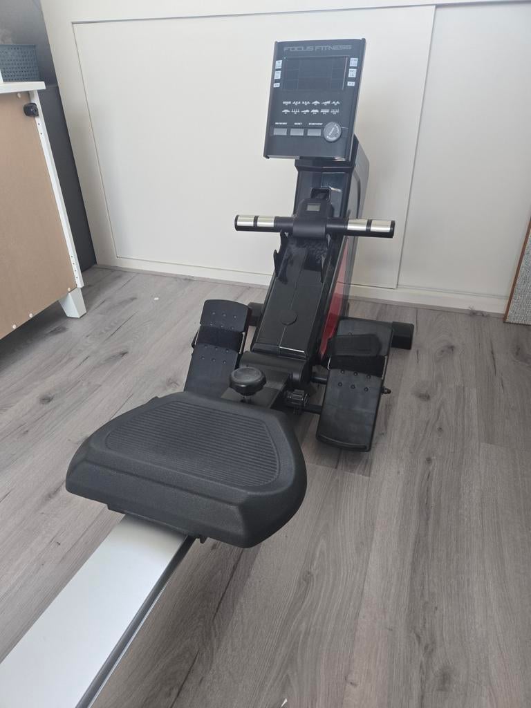 Focus Fitness Row 3 Roeimachine - In goede staat, Sport en Fitness, Fitnessapparatuur, Ophalen, Gebruikt, Rug, Metaal