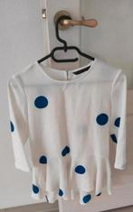 Moderne witte blouse met blauwe stippen van ZARA maat S, Ophalen of Verzenden, Zo goed als nieuw, Maat 36 (S), Wit