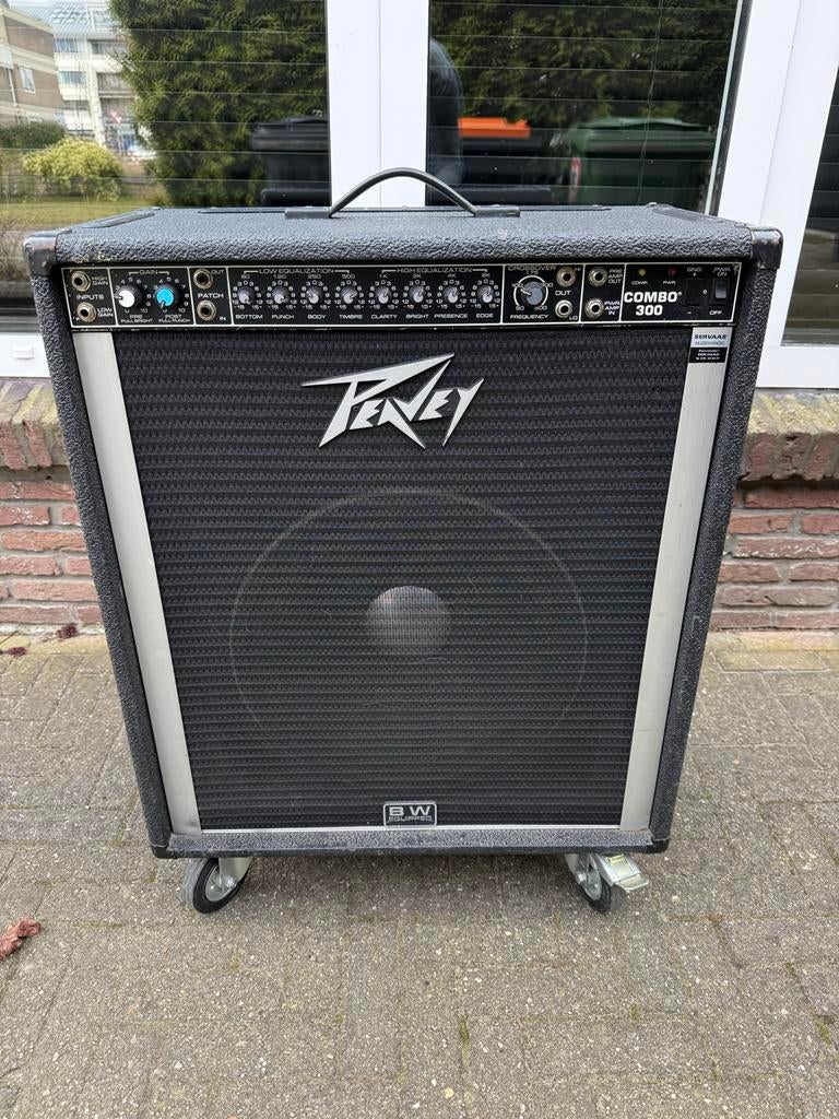 Peavey Combo 300 basversterker, Muziek en Instrumenten, Versterkers | Bas en Gitaar, Ophalen, Gebruikt, Basgitaar, 100 watt of meer