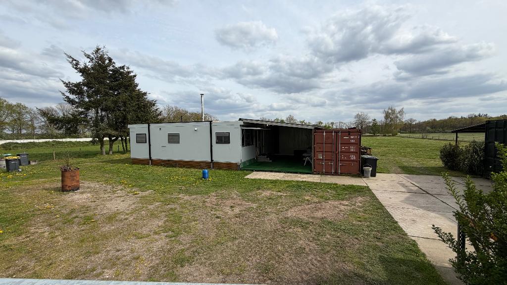 Woonunit 90m2 + overkapping 40m2 en 12m1 opslagcontainer, Doe-het-zelf en Verbouw, Bouwketen en Schaftketen, Ophalen, Gebruikt