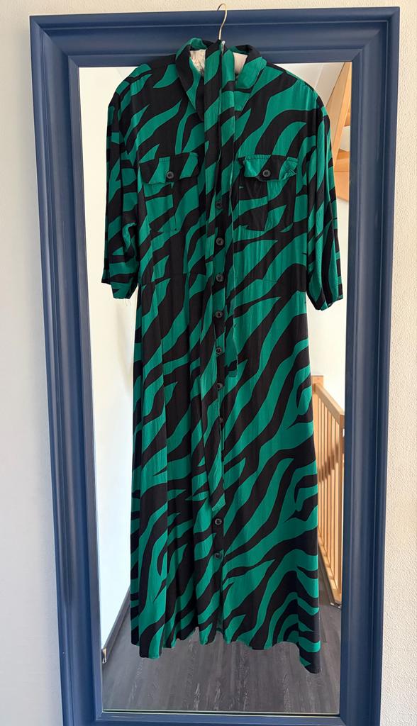 Ladies Fashion, Groene jurk met zebraprint, maat L, Maat 38/40 (M), Ophalen of Verzenden, Zo goed als nieuw, Onder de knie