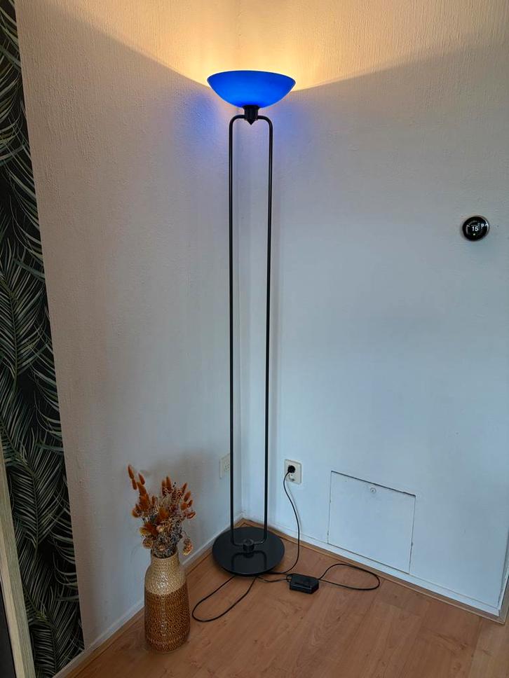 Gratis sfeervolle dimbare vloerlamp, Huis en Inrichting, Lampen | Vloerlampen, Gebruikt, 150 tot 200 cm, Metaal, Ophalen