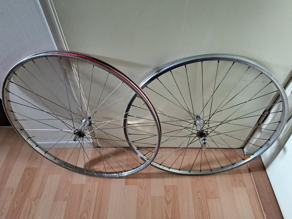 Fietswielen 28x1,2 inch (2x voor, 1x achter) en fietsmand, Ophalen, Gebruikt, Overige typen